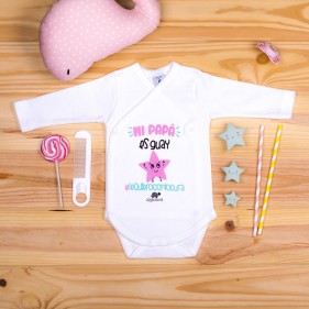 BODY CRUZADO "MI PAPÁ ES GUAY" - NIÑA