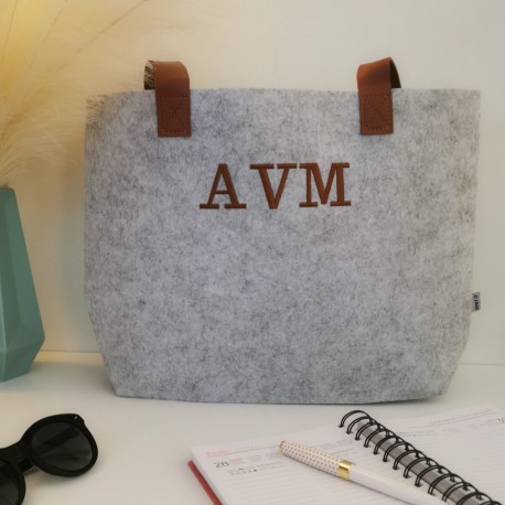 BOLSO PERSONALIZADO PROFE BORDADO NOMBRE O INICIALES ASAS LARGAS - GRIS