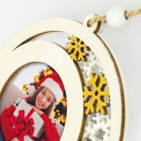 ADORNO COLGANTE NAVIDAD DE MADERA PERSONALIZABLE BOLA COPOS - NATURAL